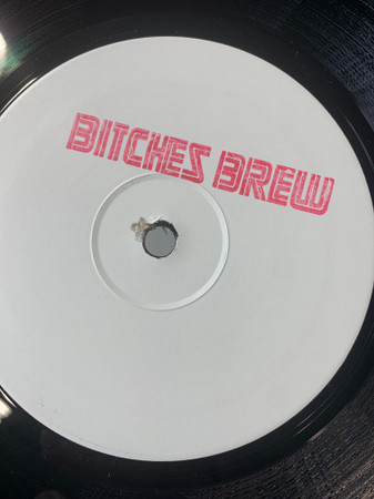 The Flaws feat. MC Chickaboo - Freek | Bitches Brew (BITCH 004) - 2