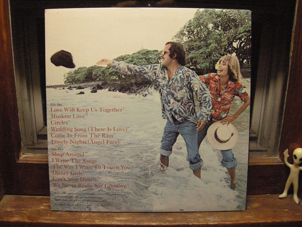 Captain And Tennille - Greatest Hits | A&M Records (SP-3105) - 2 Captain And Tennille - Greatest Hits | A&M Records (SP-3105) - 2