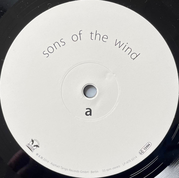 Soundwalk Collective - Sons Of The Wind | Asphalt Tango Records (LP-ATR 5014) - 2 Soundwalk Collective - Sons Of The Wind | Asphalt Tango Records (LP-ATR 5014) - 2