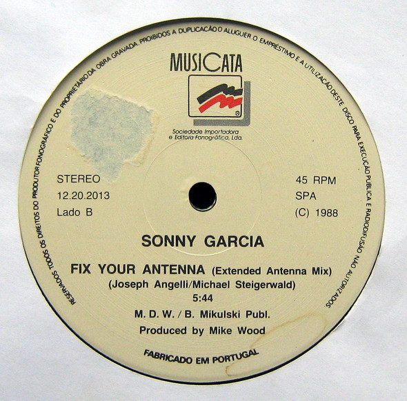 Sonny Garcia - Fix Your Antenna | Musicata (12.20.2013) - 3