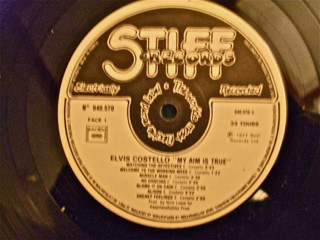 Elvis Costello - My Aim Is True | Stiff Records (940 570) - 3 Elvis Costello - My Aim Is True | Stiff Records (940 570) - 3