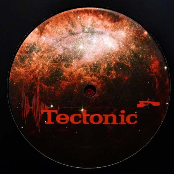 2562 - Love In Outer Space / Third Wave | Tectonic (TEC029) - main