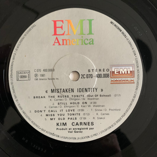 Kim Carnes - Mistaken Identity | EMI America (2C 070-400008) - 4
