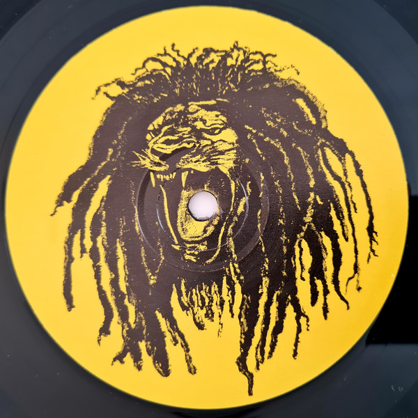 Nomadix - Rolling Papers E.P | Roar Recordings (NDXEP001) - 3