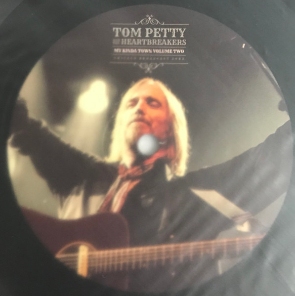 Tom Petty And The Heartbreakers - My Kinda Town Volume Two Chicago Broadcast 2003 | Parachute Recording Company (PARA406LP) - 3 Tom Petty And The Heartbreakers - My Kinda Town Volume Two Chicago Broadcast 2003 | Parachute Recording Company (PARA406LP) - 3