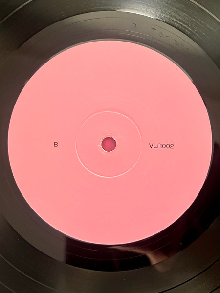 Walter Maioli - Il Suono Delle Api / La Vibrazione Del Cosmo | Villa Lontana Records (VLR002) - 4 Walter Maioli - Il Suono Delle Api / La Vibrazione Del Cosmo | Villa Lontana Records (VLR002) - 4