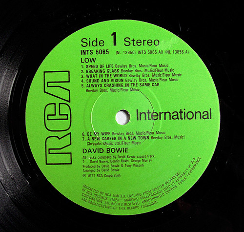 David Bowie - Low | RCA International (INTS 5065) - 3 David Bowie - Low | RCA International (INTS 5065) - 3