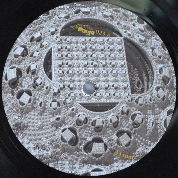 (Fake) The Facts - Dieb13 / Mats Gustafsson / Martin Siewert - (Fake) The Facts | Editions Mego (d]EDITIONS Mego 023) - 3