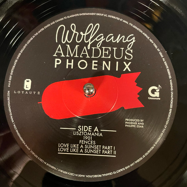 Phoenix - Wolfgang Amadeus Phoenix | Glassnote (GLS-0105-01) - 2 Phoenix - Wolfgang Amadeus Phoenix | Glassnote (GLS-0105-01) - 2