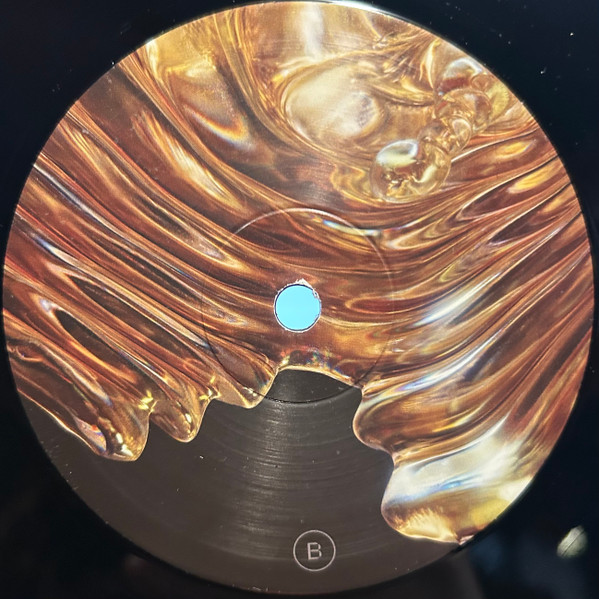 Luigi Di Venere - Spherical Waves | Philoxenia (PHLX 007) - 4 Luigi Di Venere - Spherical Waves | Philoxenia (PHLX 007) - 4