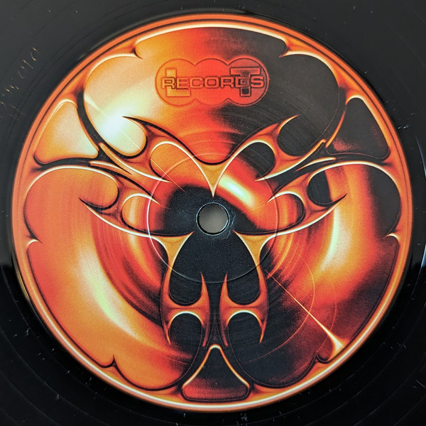 Samantha Togni - Dark Horse | Lobster Theremin (LT109) - 2