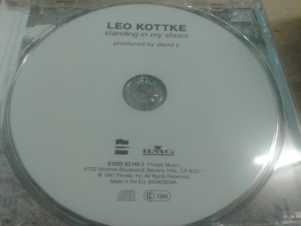 Leo Kottke - Standing In My Shoes | Private Music (01005 82146 2) - 3