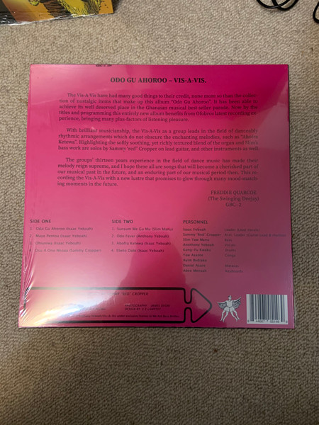 Vis A Vis - Ɔdɔ Guahoroɔ = Odo Gu Ahoroo | We Are Busy Bodies (WABB-075) - 4 Vis A Vis - Ɔdɔ Guahoroɔ = Odo Gu Ahoroo | We Are Busy Bodies (WABB-075) - 4