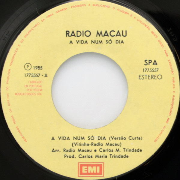 Rádio Macau - A Vida Num Só Dia | EMI (1775557) - 3