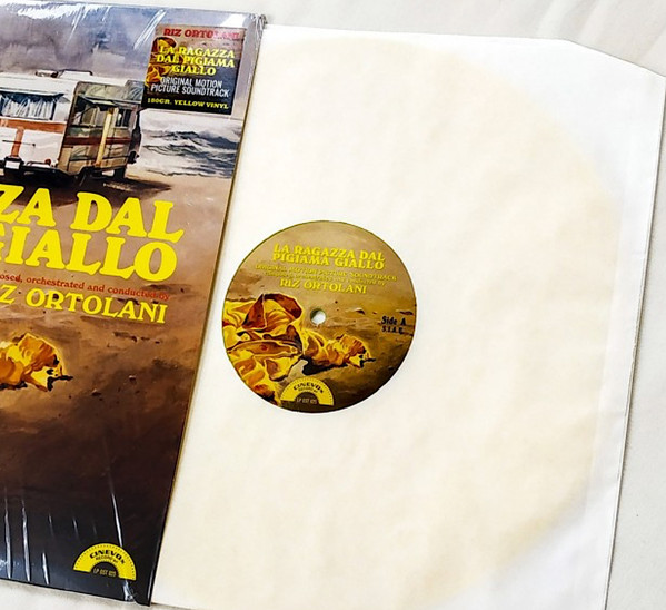 Riz Ortolani - La Ragazza Dal Pigiama Giallo (Original Motion Picture Soundtrack) | Cinevox Record (LPOST025) - 4 Riz Ortolani - La Ragazza Dal Pigiama Giallo (Original Motion Picture Soundtrack) | Cinevox Record (LPOST025) - 4