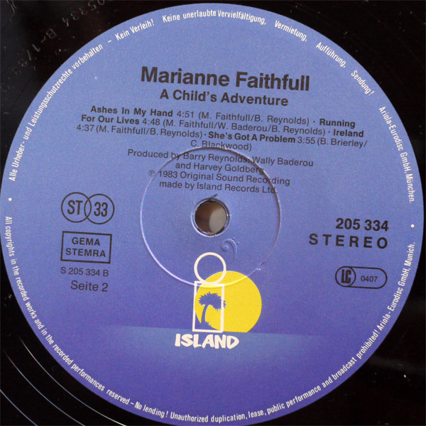 Marianne Faithfull - A Childs Adventure | Island Records (205 334-320) - 3