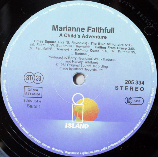 Marianne Faithfull - A Childs Adventure | Island Records (205 334-320) - 2