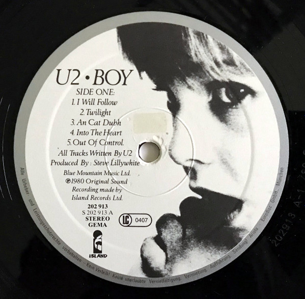 U2 - Boy | Island Records (202 913-320) - 3