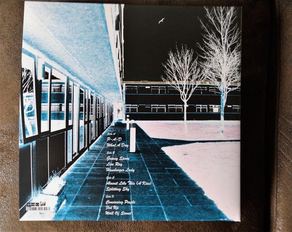 Throbbing Gristle - Live December 2004 (A Souvenir Of Camber Sands) | Mute (TGLP20) - 3