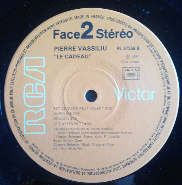 Pierre Vassiliu - Le Cadeau | RCA Victor (PL 37558) - 4 Pierre Vassiliu - Le Cadeau | RCA Victor (PL 37558) - 4