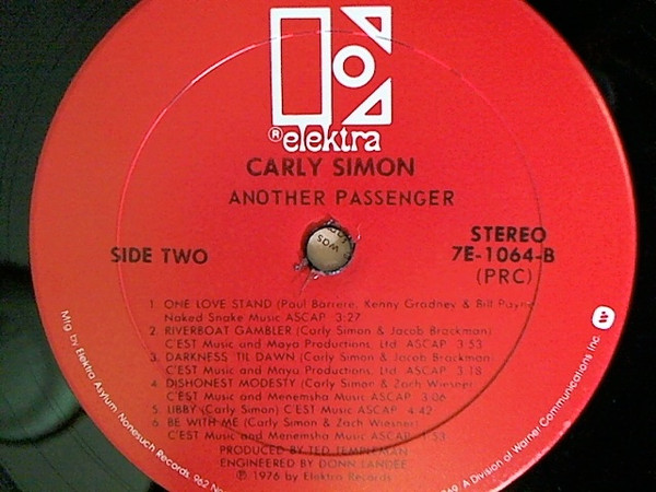 Carly Simon - Another Passenger | Elektra (7E-1064) - 4