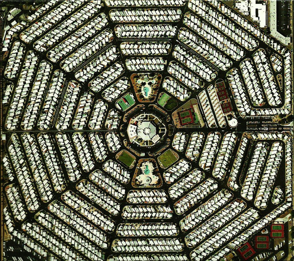 Modest Mouse - Strangers To Ourselves | Epic (88875049122) - main