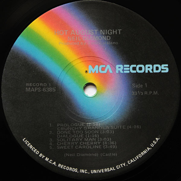 Neil Diamond - Hot August Night | MCA Records (MAPS 6385) - 2 Neil Diamond - Hot August Night | MCA Records (MAPS 6385) - 2