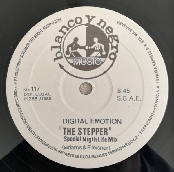 Digital Emotion - Steppin' Out | Blanco y Negro (MX117) - 4