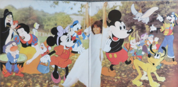 Chantal Goya - Voulez-Vous Danser Grand-Mère ? / Allons Chanter Avec Mickey | RCA (PL 37130) - 3 Chantal Goya - Voulez-Vous Danser Grand-Mère ? / Allons Chanter Avec Mickey | RCA (PL 37130) - 3