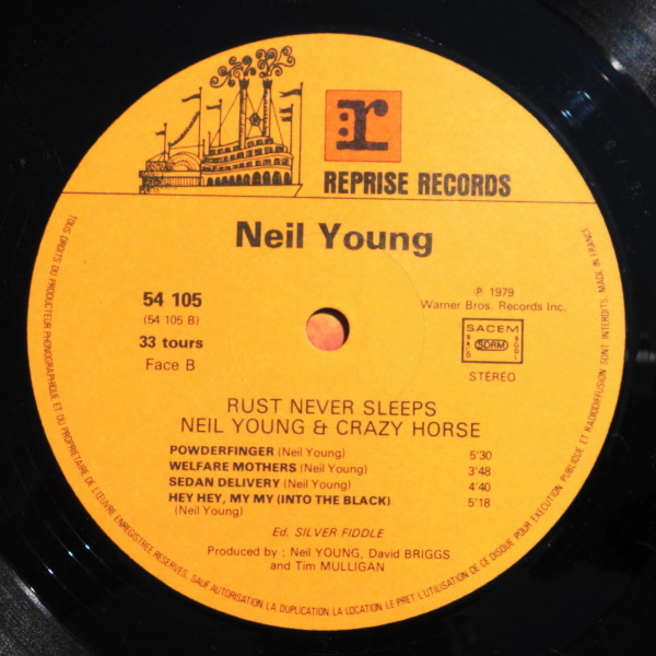 Neil Young & Crazy Horse - Rust Never Sleeps | Reprise Records (54 105) - 4