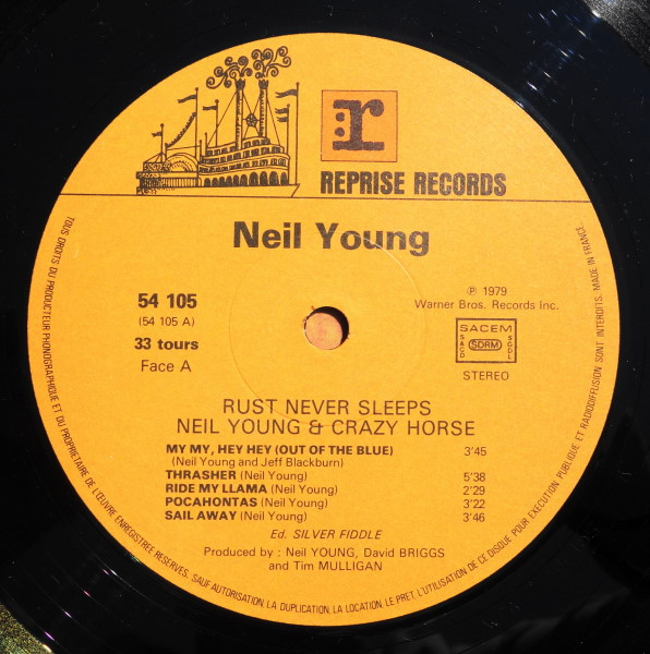 Neil Young & Crazy Horse - Rust Never Sleeps | Reprise Records (54 105) - 3