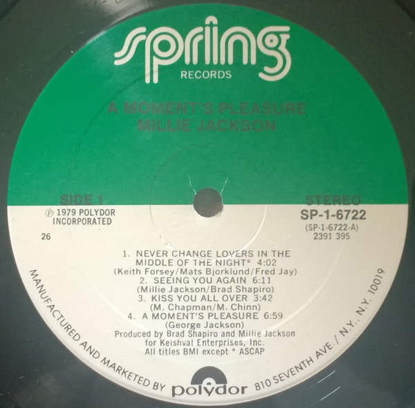 Millie Jackson - A Moment's Pleasure | Spring Records (SP-1-6722) - 2 Millie Jackson - A Moment's Pleasure | Spring Records (SP-1-6722) - 2