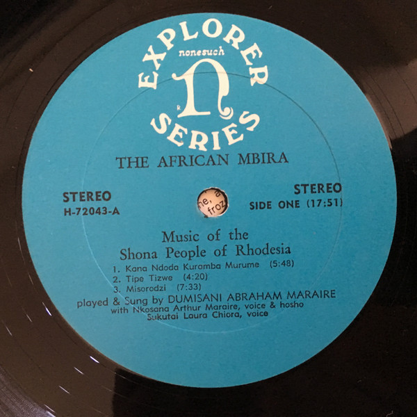 Dumisani Abraham Maraire - The African Mbira - Music Of The Shona People Of Rhodesia | Nonesuch (H-72043) - 3 Dumisani Abraham Maraire - The African Mbira - Music Of The Shona People Of Rhodesia | Nonesuch (H-72043) - 3