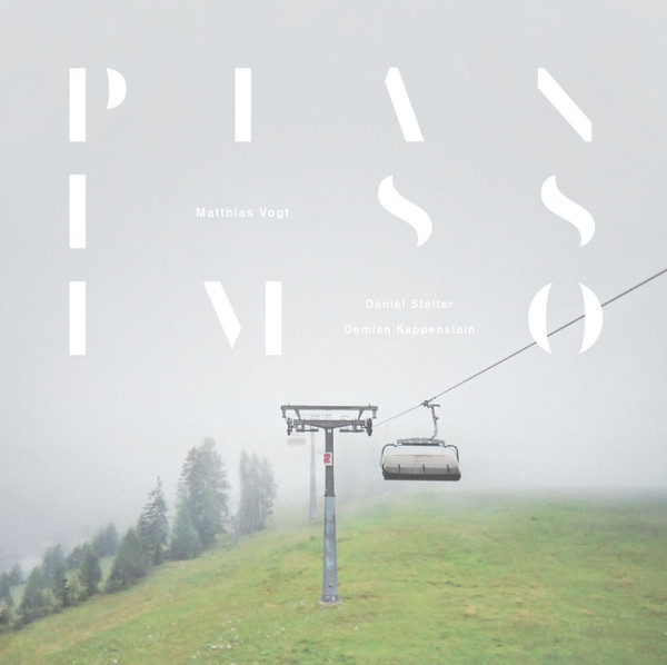 Matthias Vogt featuring Daniel Stelter & Demian Kappenstein - Pianissimo | INFRACom! (IC164-1)