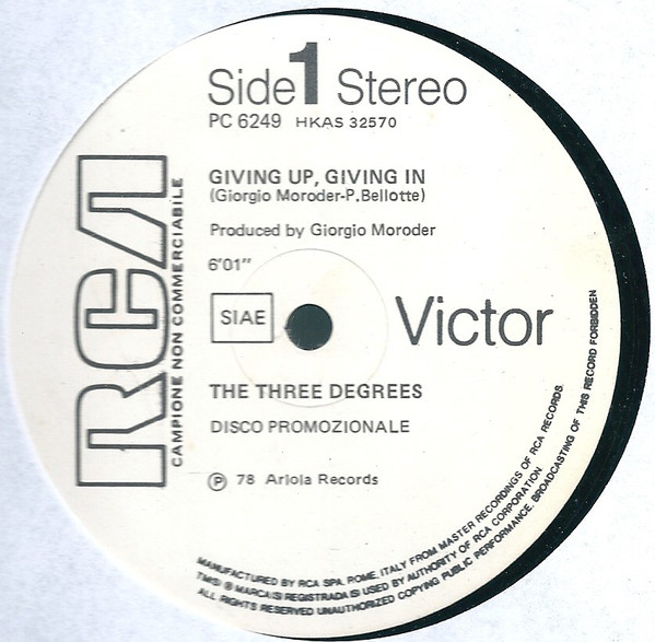 The Three Degrees - Giving Up, Giving In | RCA Victor (PC 6249) - 2
