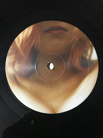 Mock - Donna Rouge | Le Label Blanc (LLBMIX010) - 3 Mock - Donna Rouge | Le Label Blanc (LLBMIX010) - 3