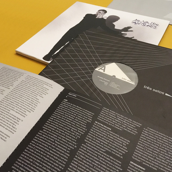 Arnaldo Antunes - O Real Resiste | Três Selos (TS-028) - 3