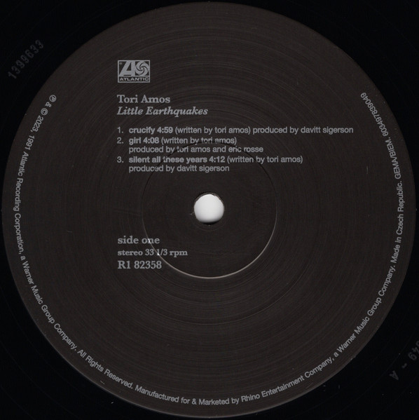 Tori Amos - Little Earthquakes | Atlantic (R1 82358) - 3