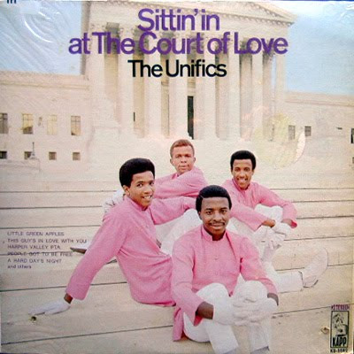 The Unifics - Sittin' In At The Court Of Love | Kapp Records (KS-3582) - main The Unifics - Sittin' In At The Court Of Love | Kapp Records (KS-3582) - main