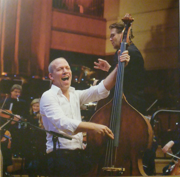 Avishai Cohen , Göteborgs Symfoniker Conducted By Alexander Hanson - Two Roses | Naïve (M7370) - 2 Avishai Cohen , Göteborgs Symfoniker Conducted By Alexander Hanson - Two Roses | Naïve (M7370) - 2