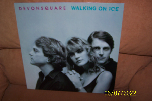 Devonsquare - Walking On Ice | Atlantic (781 843-1) - 2 Devonsquare - Walking On Ice | Atlantic (781 843-1) - 2