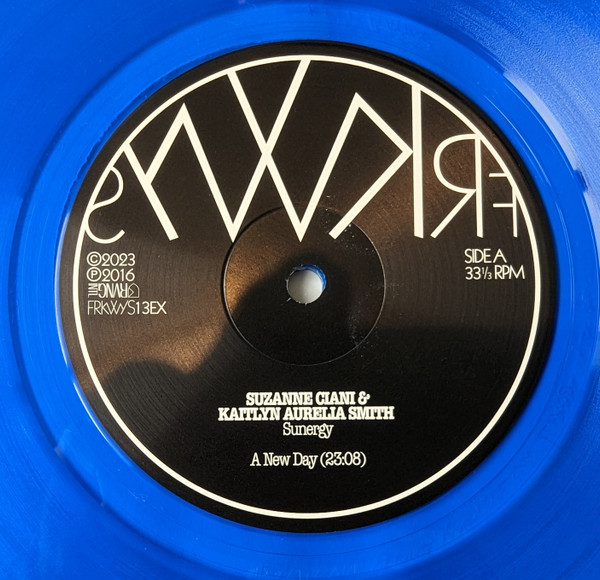 Suzanne Ciani & Kaitlyn Aurelia Smith - Sunergy | Rvng Intl. (FRKWYS13EX) - 3 Suzanne Ciani & Kaitlyn Aurelia Smith - Sunergy | Rvng Intl. (FRKWYS13EX) - 3