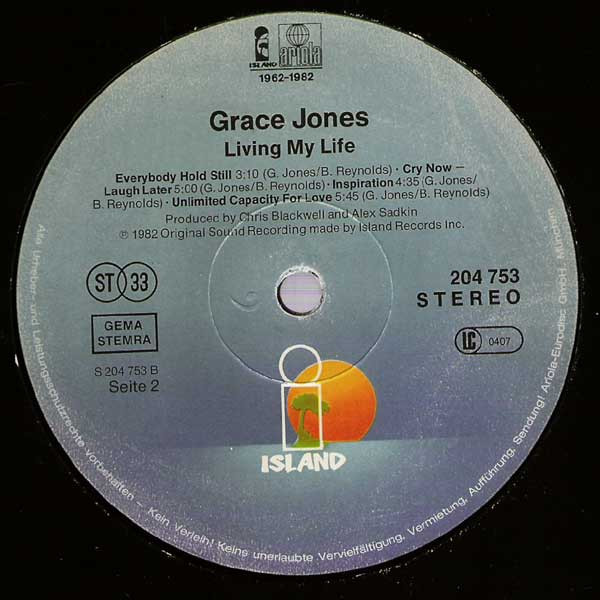 Grace Jones - Living My Life | Island Records (204 753-320) - 4