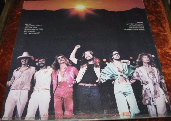 Bob Seger And The Silver Bullet Band - Stranger In Town [Vinyl] | Capitol Records (SW-511698) - 2