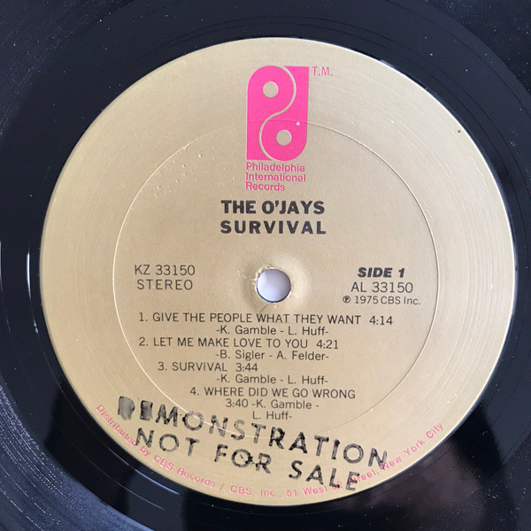 The O'Jays - Survival | Philadelphia International Records (KZ 33150) - 3