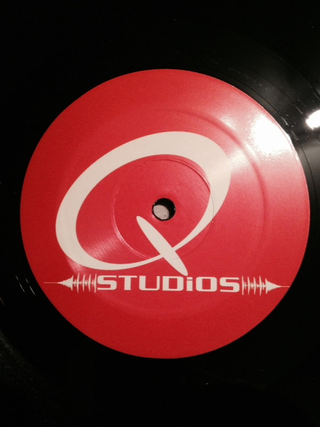 Sombionx & James Amato - When We Swing | Q Studios (QS 005) - 2