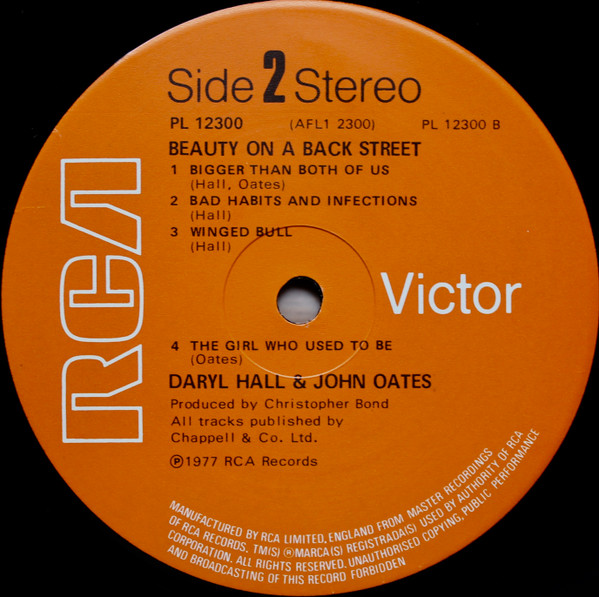Daryl Hall & John Oates - Beauty On A Back Street - Vinilo | RCA Victor (PL 12300) - 3 Daryl Hall & John Oates - Beauty On A Back Street - Vinilo | RCA Victor (PL 12300) - 3