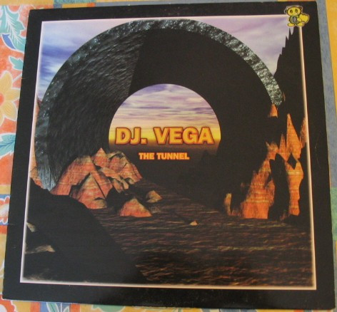 DJ Vega - The Tunnel | Bit Music (71-512) - main DJ Vega - The Tunnel | Bit Music (71-512) - main