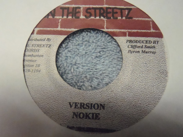Ghost & Round Head - Earth A Run Red | In The Streetz Records (none) - 3