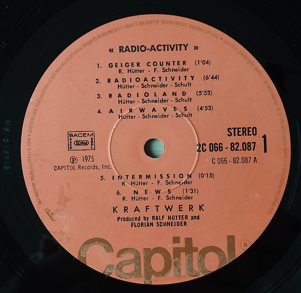 Kraftwerk - Radio-Activity | Capitol Records (2C 066-82.087) - 2 Kraftwerk - Radio-Activity | Capitol Records (2C 066-82.087) - 2